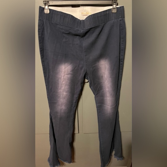 Home Folk Women’s‎ Faded size XL Flare Jeans - Picture 1 of 3